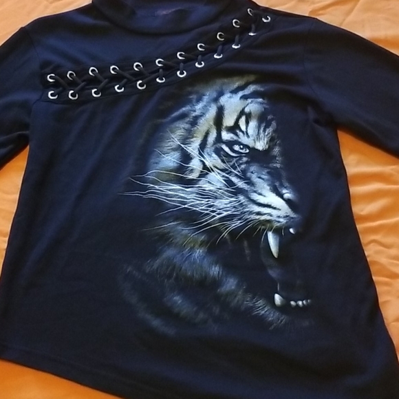 Gothic Tiger long sleeve top - Picture 5 of 5